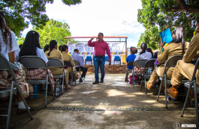 Más de 5 mil estudiantes de Panamá reciben orientación sobre el mercado laboral