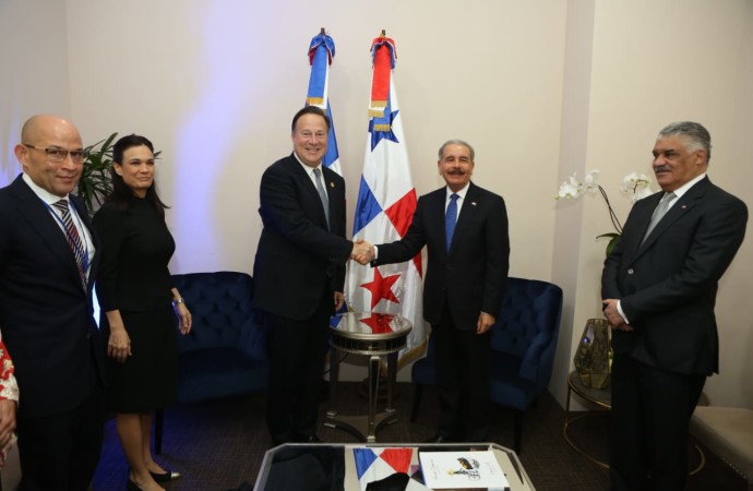 Presidente Juan Carlos Varela sostiene reuniones bilaterales con sus homólogos de Costa Rica y República Dominicana