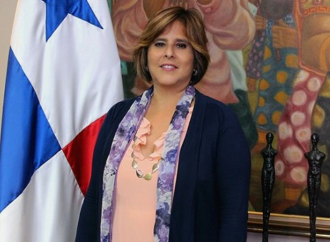 Presidente designa a Eyda Varela de Chinchilla como ministra de Economía y Finanzas encargada