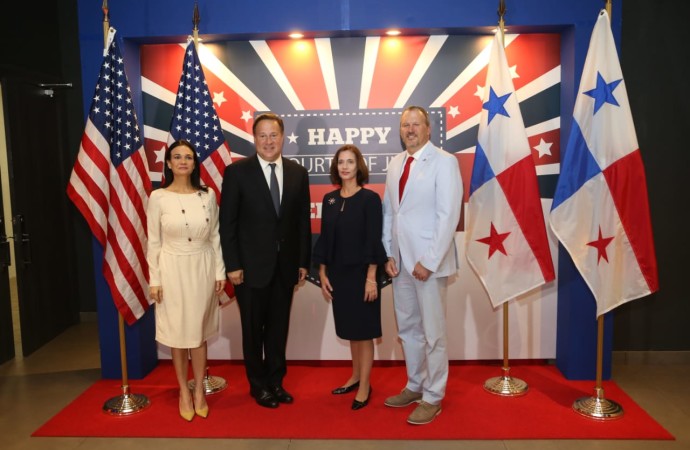 Presidente Varela resalta logros de relación bilateral con Estados Unidos y les felicita en sus 242 años de Independencia