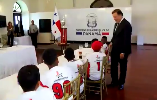 Presidente Varela recibe a campeones del béisbol latinoamericano sub-12
