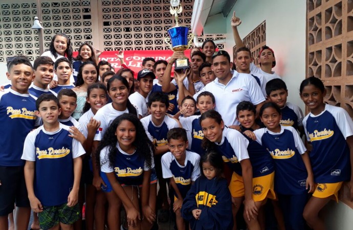 Destacada participación del Club de Natación Peces Dorados de Chitré