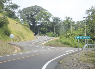 Presidente Varela entrega nueva carretera a comunidades que esperaron 40 años