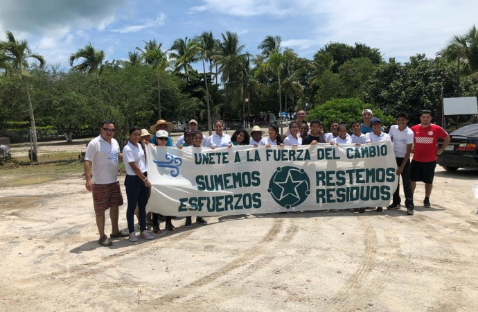 El Parque Eólico Laudato Si´ se une a jornada nacional de limpieza de playas