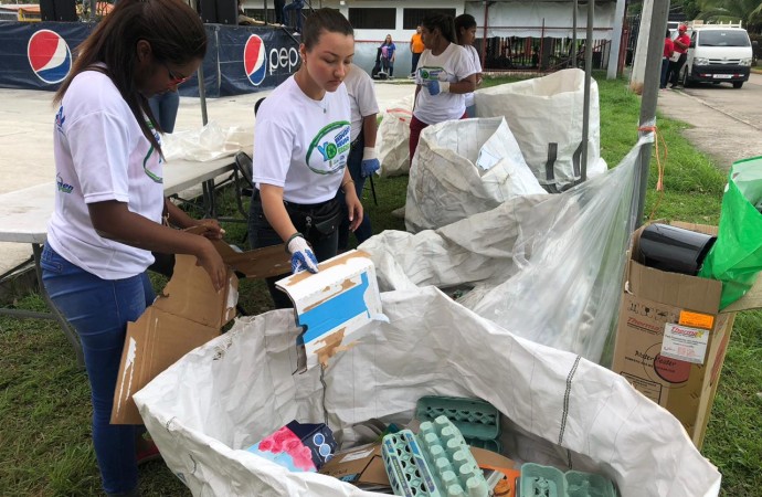 Residentes de Don Bosco apuestan por el reciclaje gracias al programa «Basura Cero – Cambia tu Barrio»
