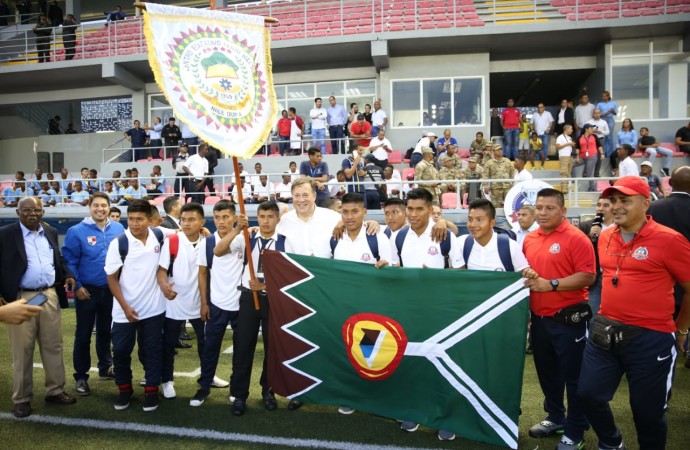 48 equipos de diferentes colegios del país se disputan la Copa Presidente de la República