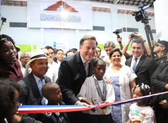 Presidente Juan Carlos Varela entrega a los colonenses un nuevo mercado público