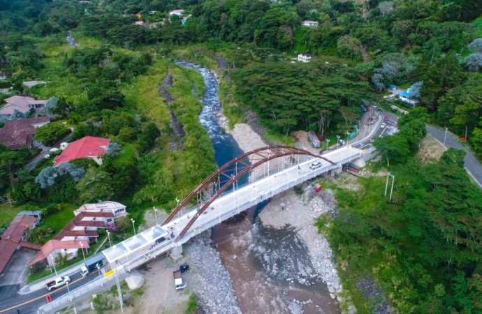 Presidente Varela inaugura nuevo puente vehicular Panamonte sobre el río Caldera, en la provincia de Chiriquí