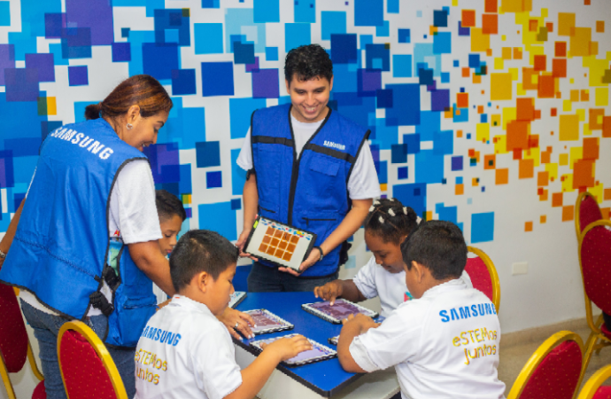 Voluntarios de Samsung promueven la diversidad cultural y la inclusión a través del uso de la tecnología