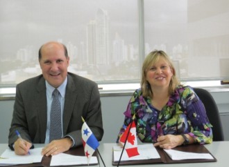 Embajada de Canadá y Biomuseo firman convenio