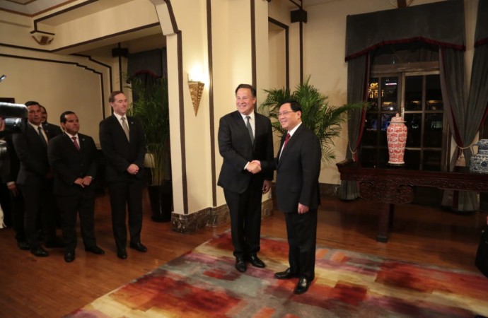 Presidente Varela inaugura pabellón empresarial y comercial de Panamá en la Feria Internacional de Importaciones de China