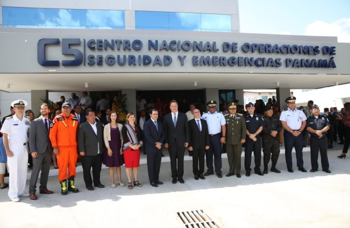 Presidente Varela inaugura la Sala de Comando y Control del Centro Nacional de Operaciones de Seguridad y Emergencias C5 – Panamá