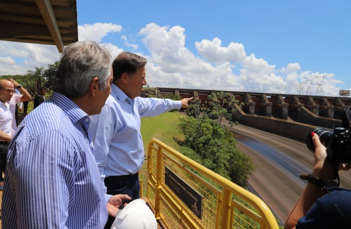 Presidente Varela recorre y conoce operación de la central hidroeléctrica de Itaipú