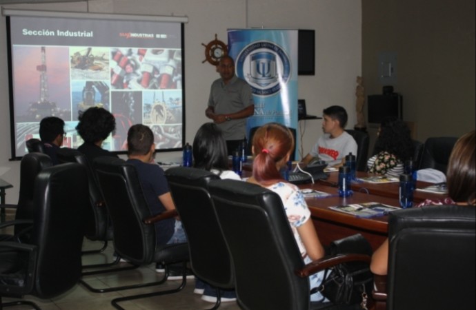 Estudiantes de la Universidad Latina de Panamá visitan las instalaciones de Maxindustrias