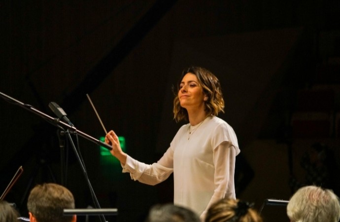 Alondra de la Parra y la Orquesta Filarmónica de las Américas dan vida a Unfinished Symphony de Huawei en la Ciudad de México