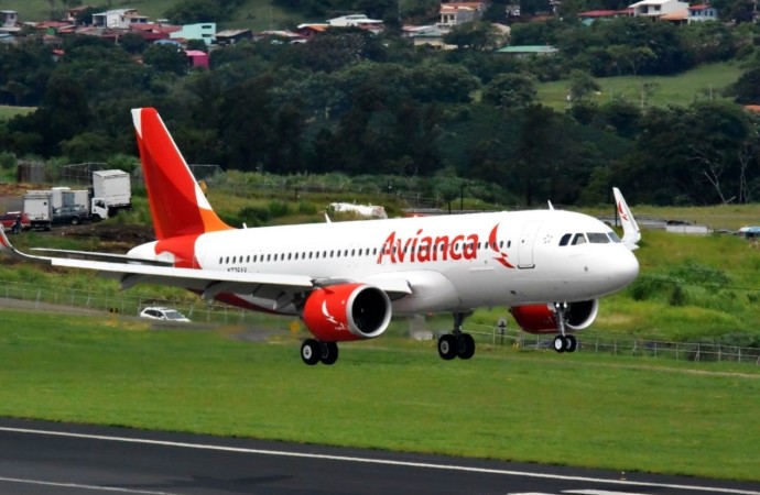 Aerolíneas de Avianca Holdings transportaron más de 2.4 millones de pasajeros y aumentaron su factor de educación