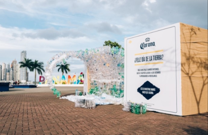 Una Ola de plástico: el escenario que quiere prevenir cerveza Corona
