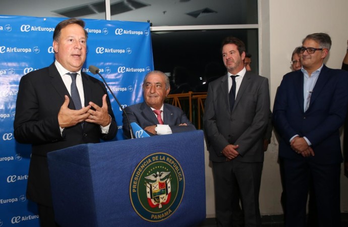 Presidente Varela: Panamá se consolida como ‘hub’ aéreo de América con vuelo inaugural de Air Europa