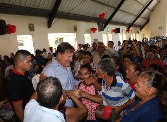 Presidente Varela participa en misa de recordación del sacerdote Héctor Gallego y luego inspecciona avances del 83% de la nueva carretera El Guabal-Río Luis-Calovébora
