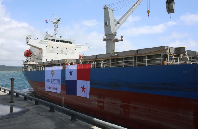 Presidente Varela presencia primera exportación de concentrado de cobre extraído en Panamá