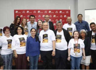 Editorial La Antigua presentó dos obras colectivas en Feria del Libro