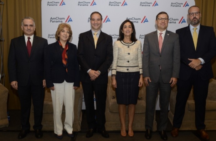 AmCham impulsa diálogo entre los sectores público y privado para potenciar el “Panama Hub”