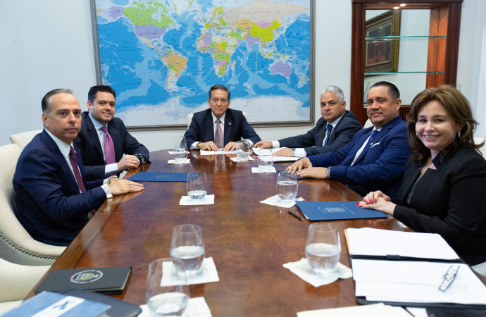 Presidentes de los tres órganos del Estado se reúnen a diseñar estrategia para sacar a Panamá de la lista del GAFI