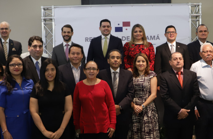 Comisión de salario mínimo analizó la perspectiva social y laboral de Panamá
