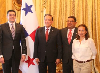Carlos Aguilar asume como ministro de Cultura