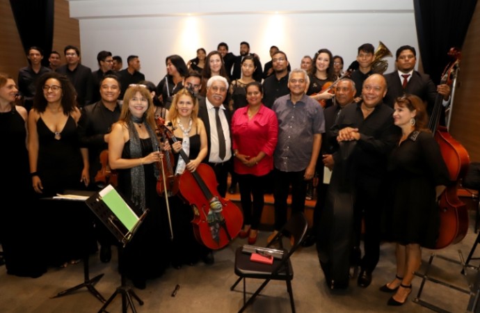Público ovaciona a la Orquesta Filarmónica y a la Alcaldía de Panamá