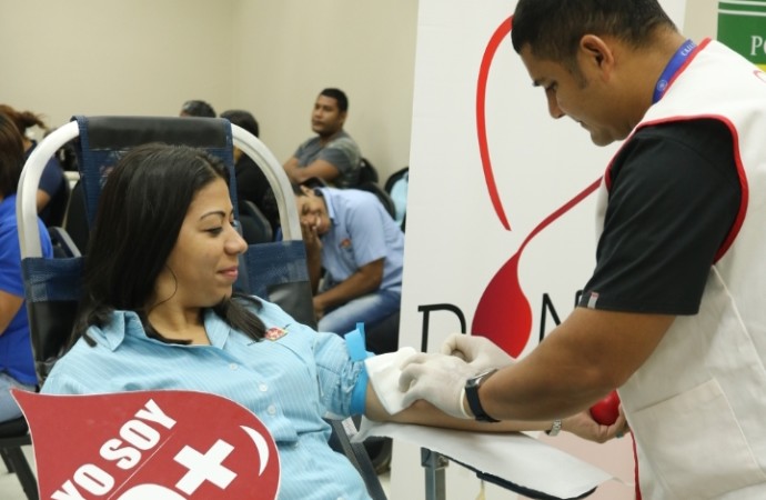 Grupo Melo dona 109 pintas de sangre para pacientes del Instituto Oncológico Nacional