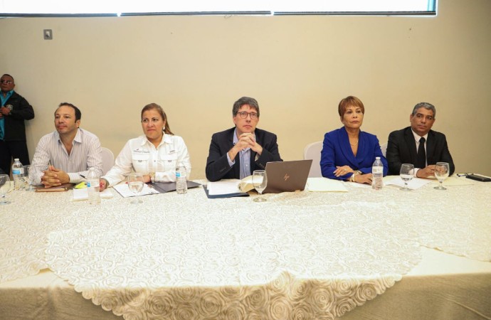 Gobierno inicia diálogo para reactivar la provincia de Colón