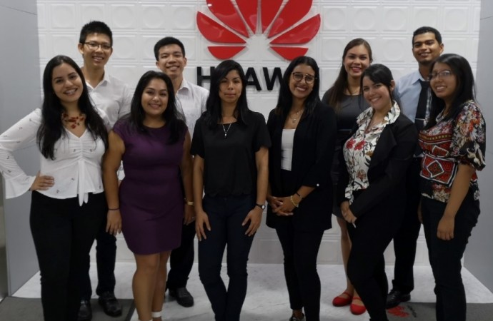 Diez estudiantes panameños viajarán a China para recibir entrenamiento tecnológico en Huawei