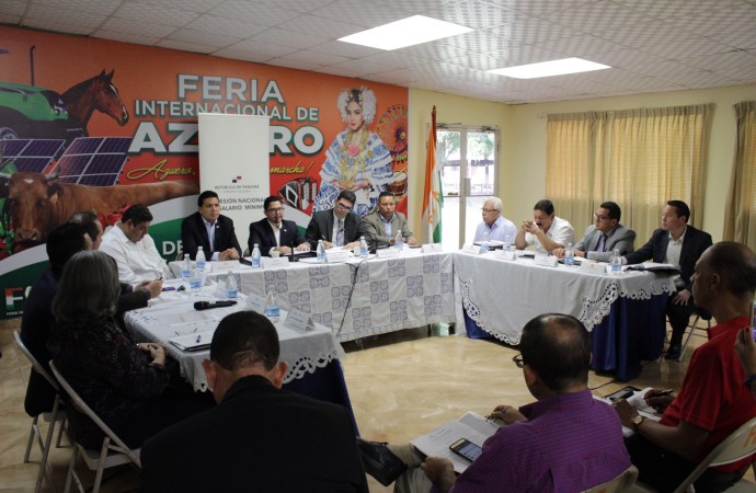 Consultas de la Comisión Nacional de Salario Mínimo llegan a la península de Azuero