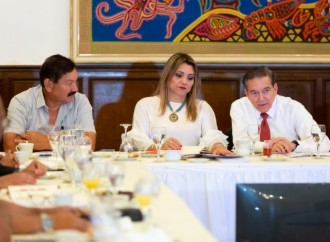 Presidente Cortizo Cohen aborda temática laboral con dirigentes del CONUSI