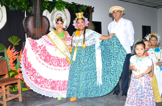 Santeños de San Miguelito invitan al desfile de carretas típicas para conmemorar el primer grito de independencia el 10 de noviembre