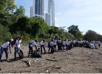 #VoluntariadoNacionalPTY realizó jornada de limpieza de playa en Costa del Este