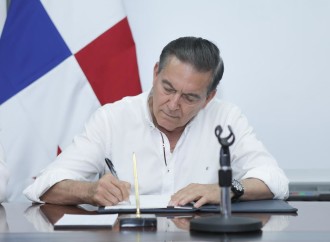Cortizo Cohen sanciona ley que autoriza uso del Fondo de Ahorro Panamá y flexibilización de déficit fiscal