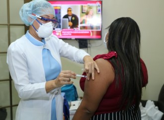 Panamá inicia vacunación contra influenza y se aplicarán pruebas serológicas a personal de Salud y Fuerzas Públicas