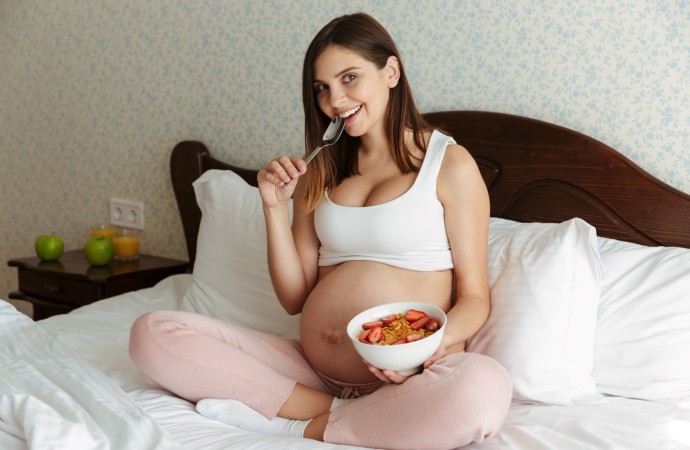 Embarazadas necesitan fortalecerse con alimentos de reserva en tiempos susceptibles a enfermedades respiratorias