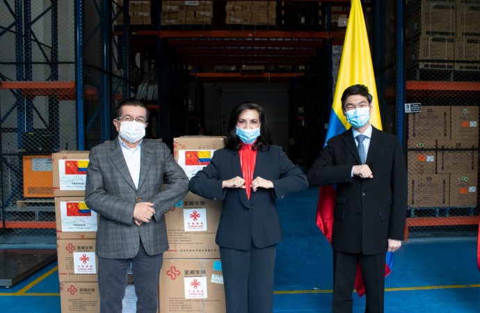 Colombia recibe donación del Gobierno de China para afrontar el COVID-19