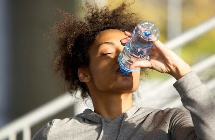 ¿Cómo la hidratación puede ayudarte en la recuperación por un virus?