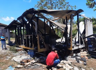 Miviot brinda atención dos familias bocatoreñas afectadas por incendios