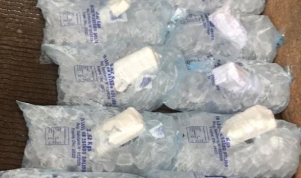 Custodios decomisan presunta droga en bolsas de hielo en La Nueva Joya