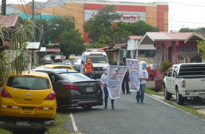 Barrido comunitario contra el Covid-19 en Panamá Oeste realizan enfermeras