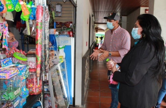 Alcalde de la Pintada y comitiva de Coclé visitan, Mercado de Boquete
