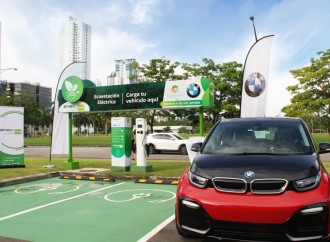 ENSA Servicios, BMW y Town Center Costa del Este inauguran eco-estaciones de carga para vehículos eléctricos