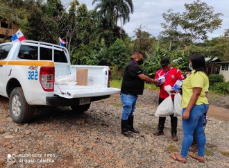Autoridades atienden a familias afectadas por incendio y mal tiempo en Bocas del Toro