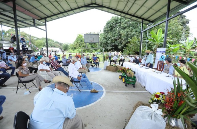 Presidente Cortizo Cohen pide a molineros “no jugar con los productores”