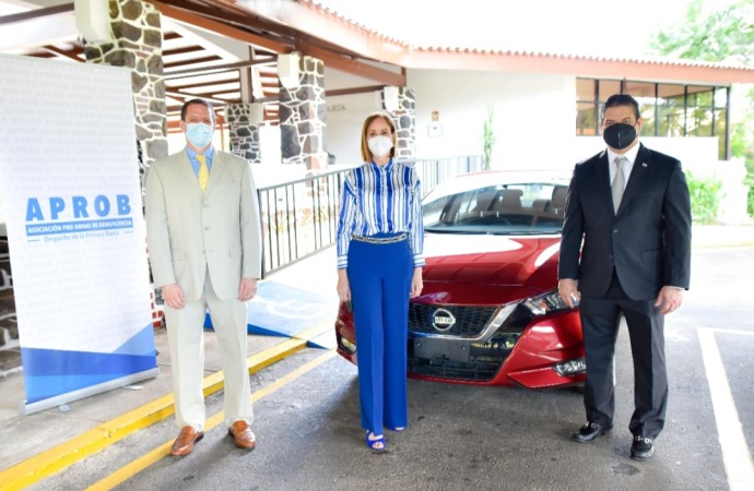 Claro Panamá entrega Auto al Despacho de la Primera Dama